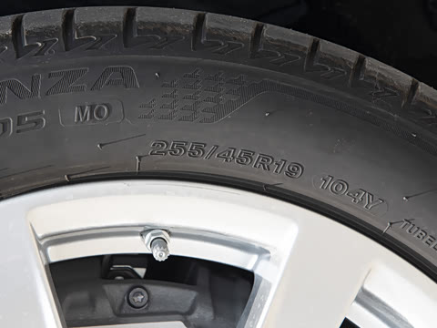 2025�� S 400 L ������