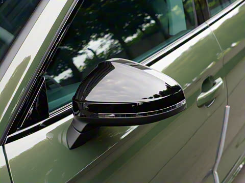 2025�� Sportback ��ذ� 40 TFSI quattro ����������