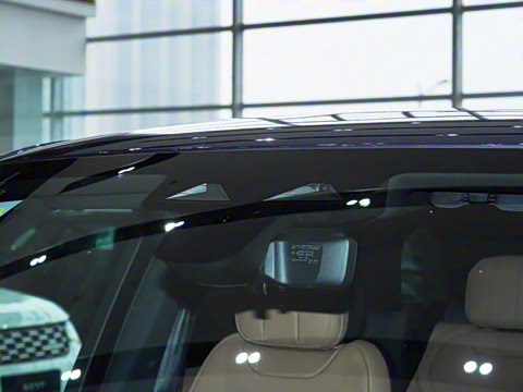 2025�� 400PS Dynamic SE