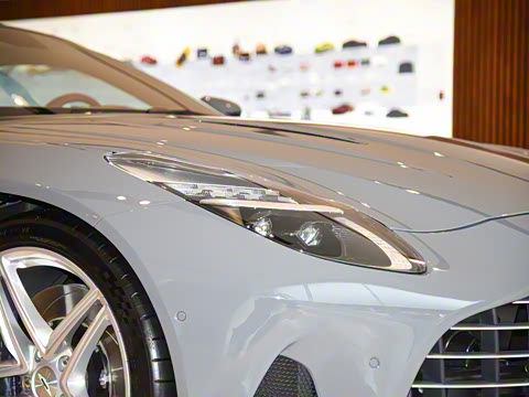 2025�� 4.0T V8 Coupe