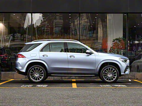 2025�� �Ŀ� GLE 450 4MATIC ������