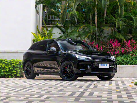 2025�� ����   Ultra ������