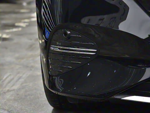 2025�� �Ŀ� E 300 L ������