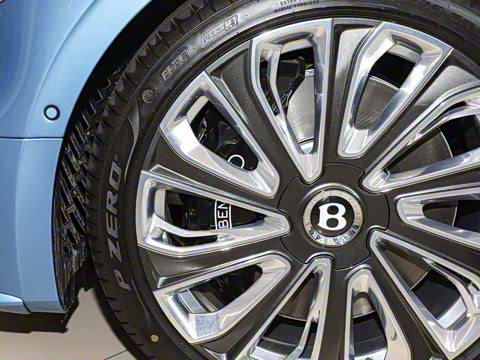 2026�� 4.0T V8 Mulliner