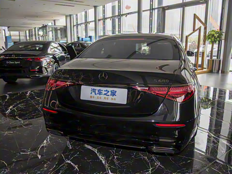 2025�� �Ŀ� S 680 4MATIC ��ҹ��