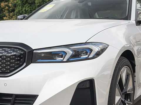 2025�� eDrive 40 L ��ҹ�˶���װ