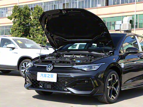 2025�� 300TSI R-Line