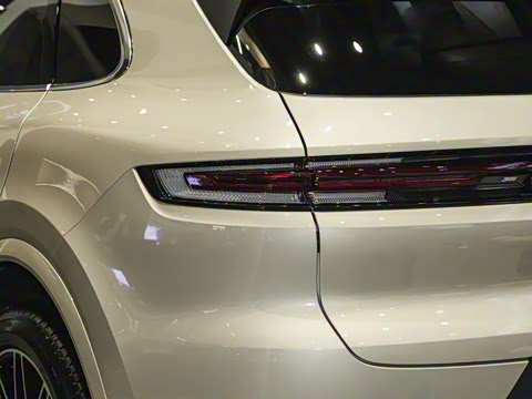 2025�� Cayenne 3.0T