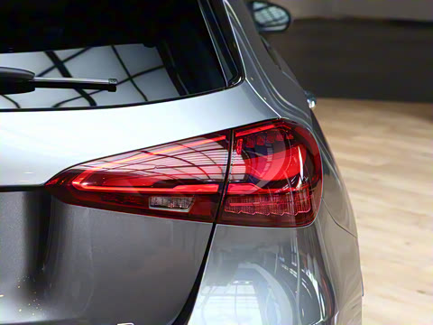 2025�� �Ŀ� AMG A 35 4MATIC