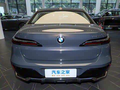 2023�� 735Li M�˶���װ