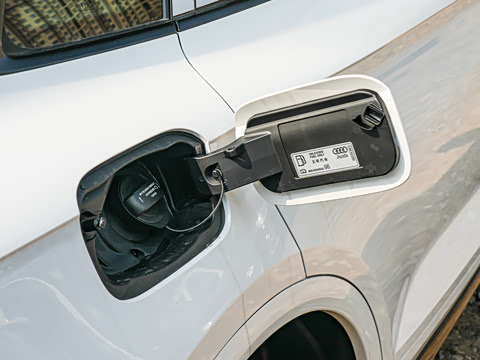 2025�� 45�����ذ� 40 TFSI ����������