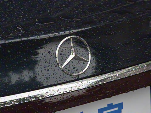 2025�� �Ŀ� E 300 L ������