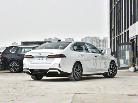 2025�� eDrive 40L M�˶���װ