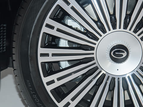 2025�� Ǭ�� UItra 6��