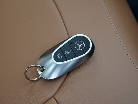 2025�� E 260 �˶���