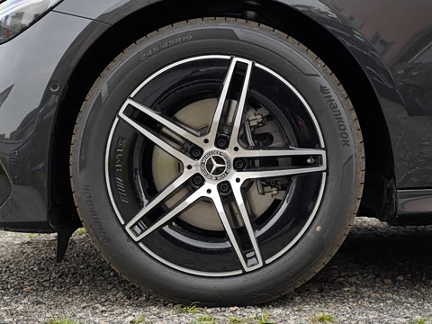 2025�� E 260 �˶���