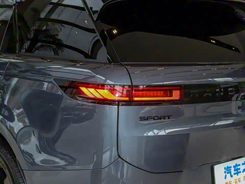 2025�� 400PS Dynamic HSE