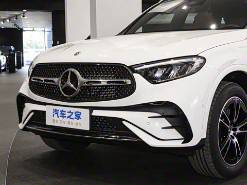 2025�� �Ŀ� GLC 260 L 4MATIC ������