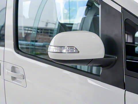 2025�� PLUS 2.0L ���ʰ�