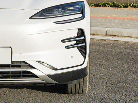 2025�� EV �Ǽݰ� 605km �콢��