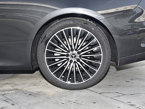 2025�� CLE 300 4MATIC �����ͽ��ܳ�