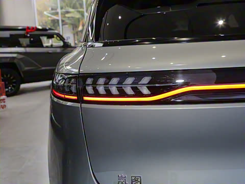 2025�� 318 259km ����̽����