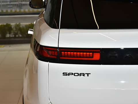 2025�� 400PS Dynamic HSE