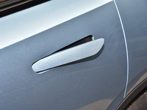 2025�� 230UltraǬ���Ǽ�ADS SE���̰�