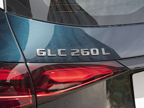 2025�� �Ŀ� GLC 260 L 4MATIC ������