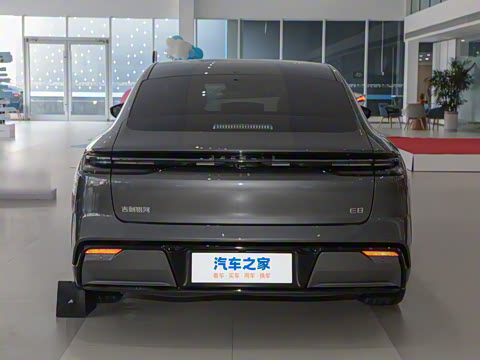 2025�� 700km Զ���Ǽݰ�