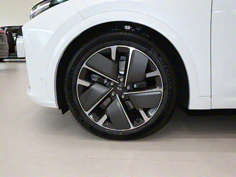 2025�� Ultra ���ܻ��°�