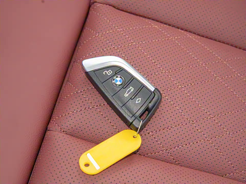 2025�� eDrive 40 L ��ҹ��װ