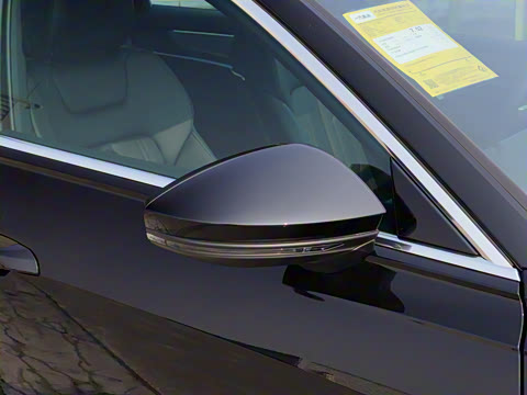 2025�� 40 TFSI ����������