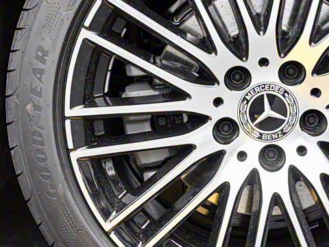 2025�� �Ŀ� C 260 L �˶���