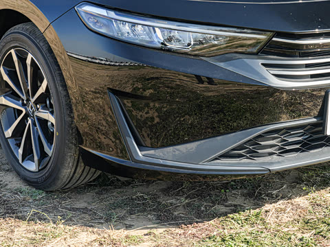 2025�� 240TURBO CVT�Ƽ���