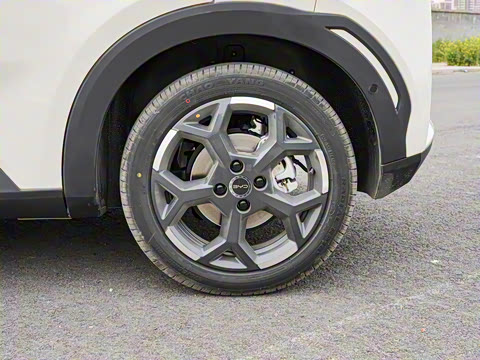 2025�� �Ǽݰ� 305km ���ɰ�