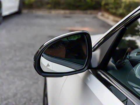 2025�� �Ŀ� C 260 L �ҹ�˶���