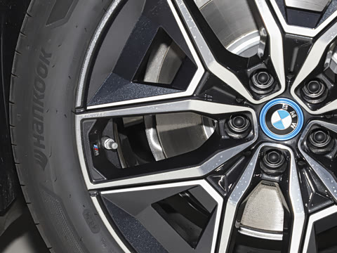 2025�� eDrive 40L M�˶���װ