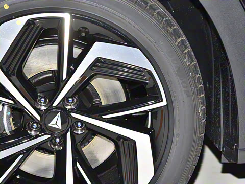 2025�� 215Max ��ΪǬ���Ǽ�ADS SE���̰�