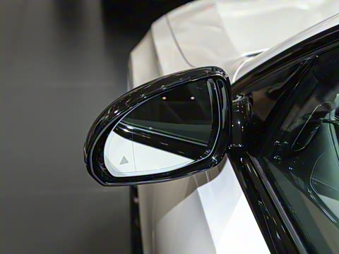 2025�� E 300 ʱ�����˶���