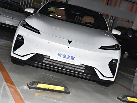 2025�� 300UltraǬ���Ǽ�ADS SE���̰�