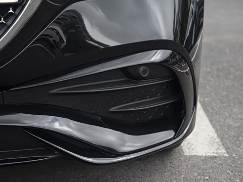 2025�� �Ŀ� E 260 �˶���