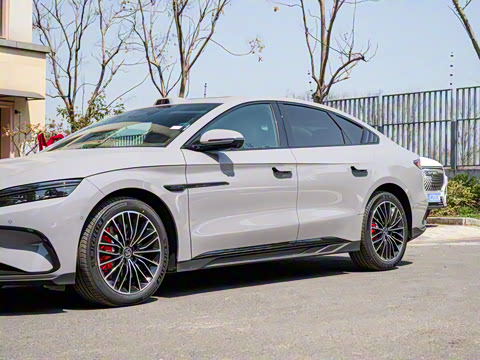 2025�� EV �Ǽݰ� 701KM�����״��콢��