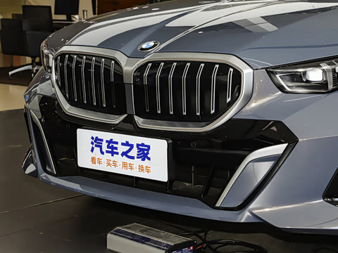 2025�� 530Li xDrive M�˶���װ