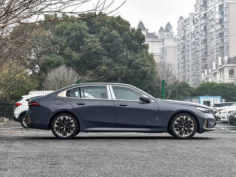 2025�� 530Li ������ ������װ