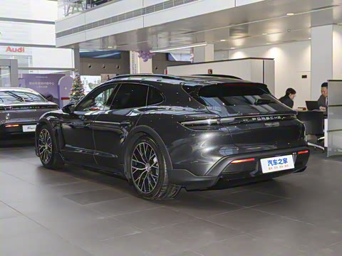 2024�� Taycan 4 Cross Turismo