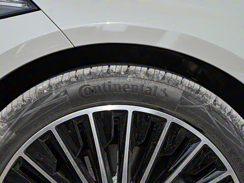 2025�� CLE 260 ������ܳ�