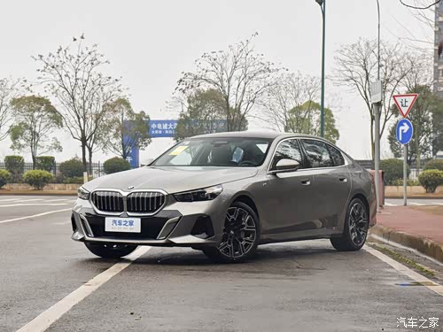 为保证系统的鲁棒性和安全性,宝马hui进行虚实结合全场景测试.