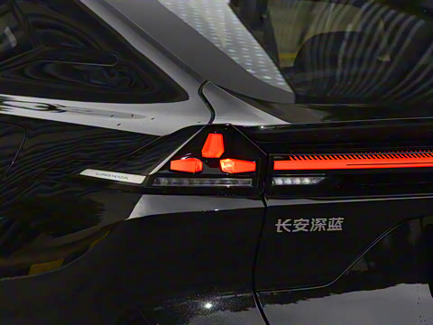 2025�� 300UltraǬ���Ǽ�ADS SE���̰�