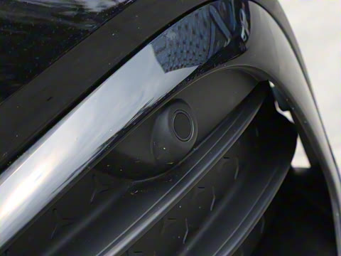 2025�� �Ŀ� E 300 �������˶���